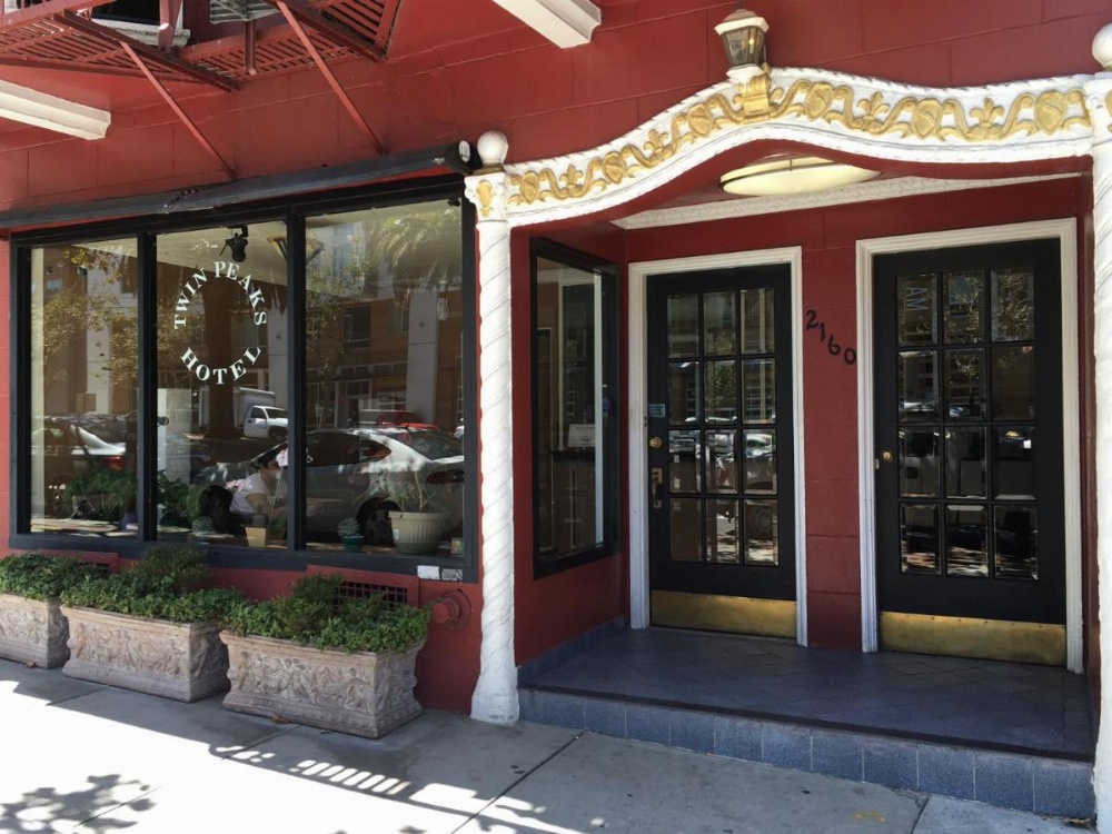 Twin Peaks Hotel Image 15